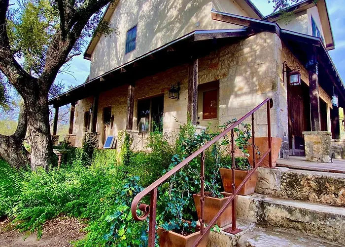 V700 Ranch Stays
