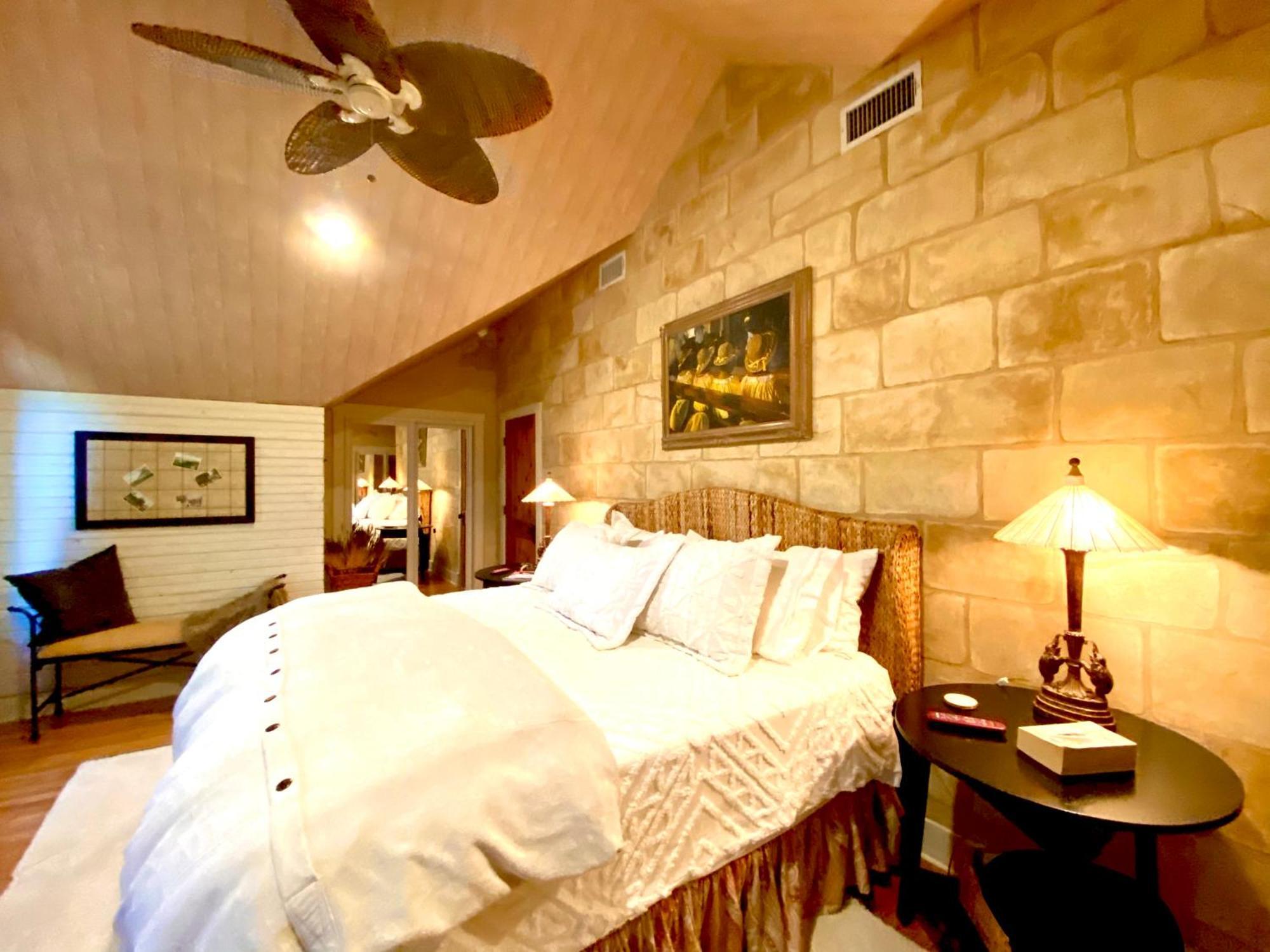 V700 Ranch Marble Falls