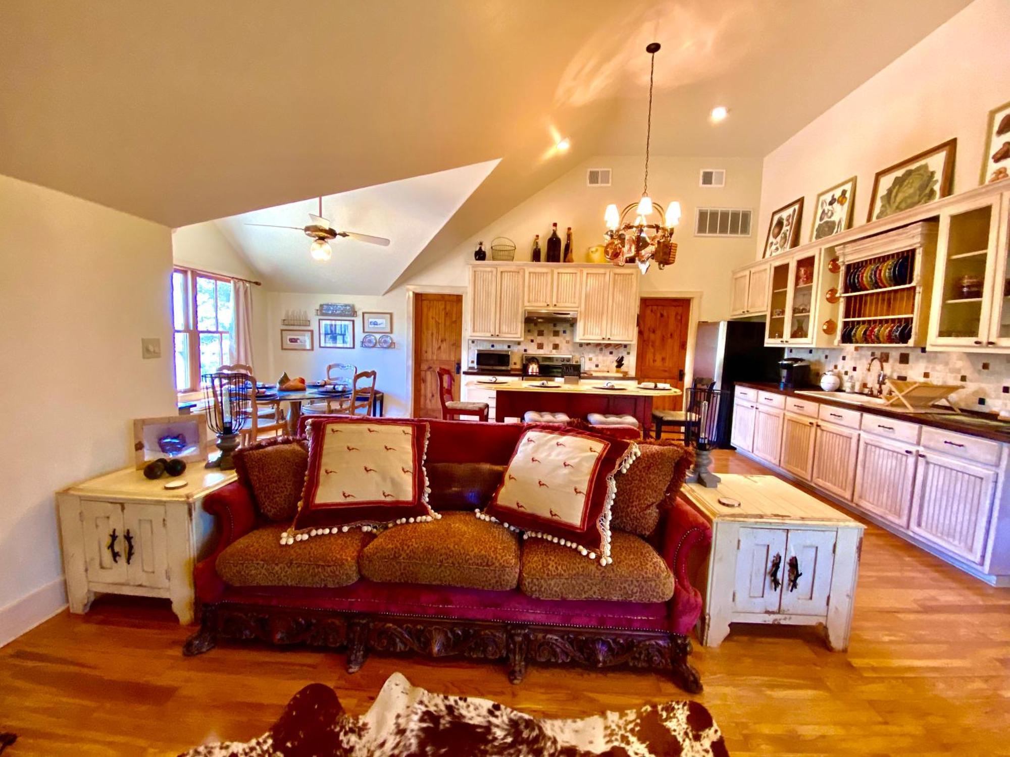 V700 Ranch Villa Marble Falls