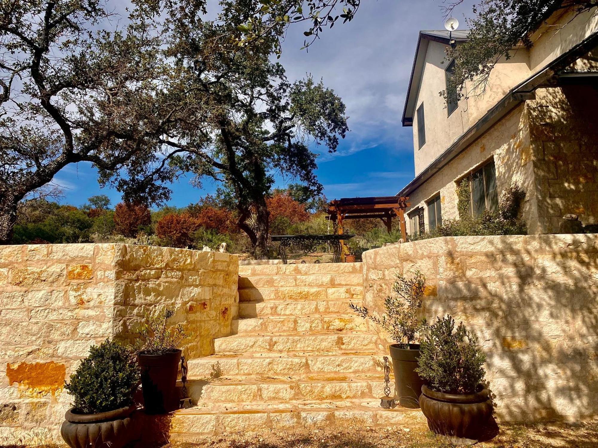 Villa V700 Ranch Marble Falls