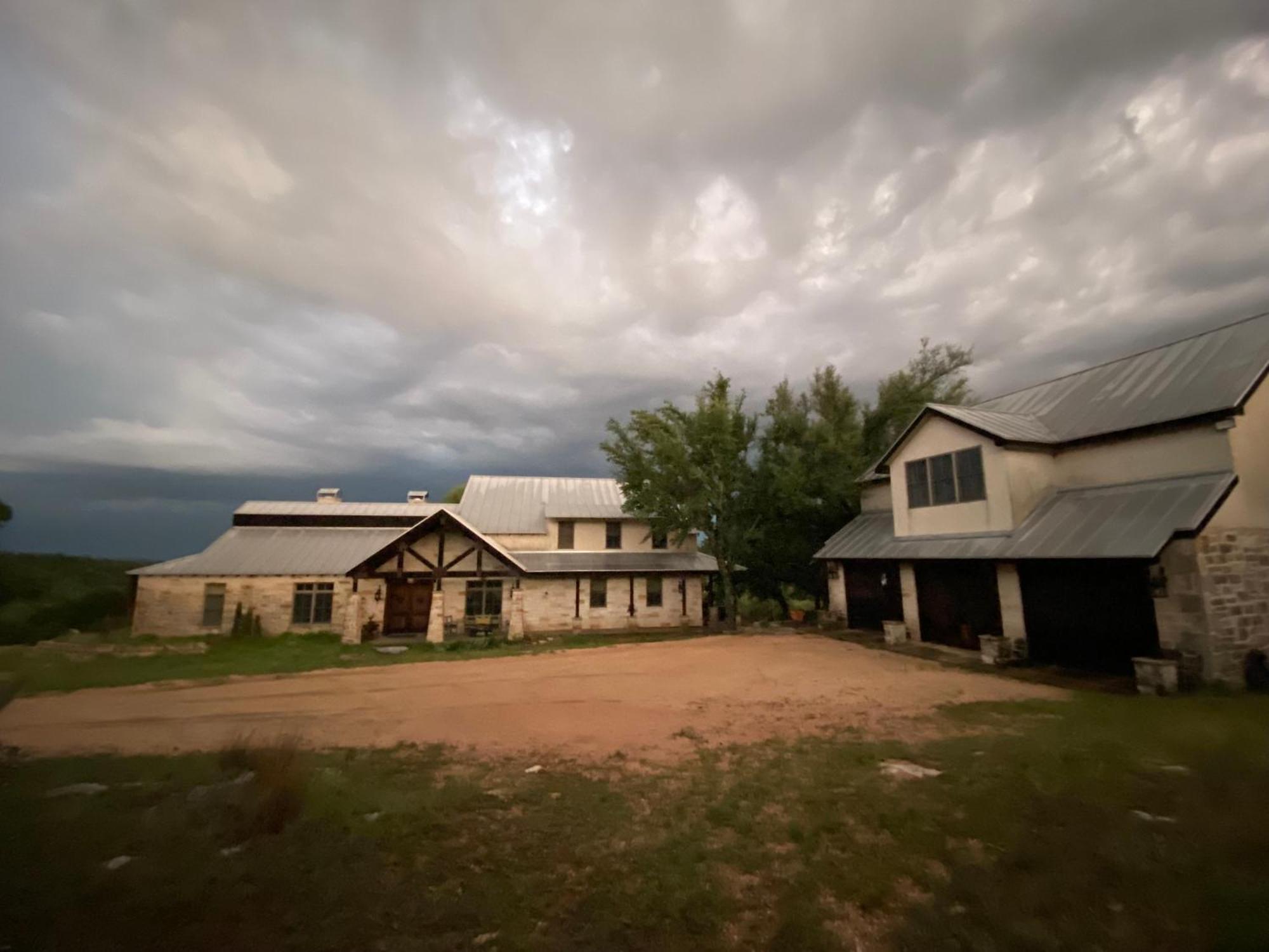 V700 Ranch Villa Marble Falls